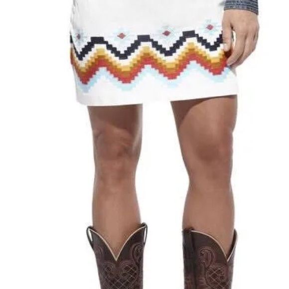 ✨Ariat Aztec Skirt✨ - Picture 3 of 5